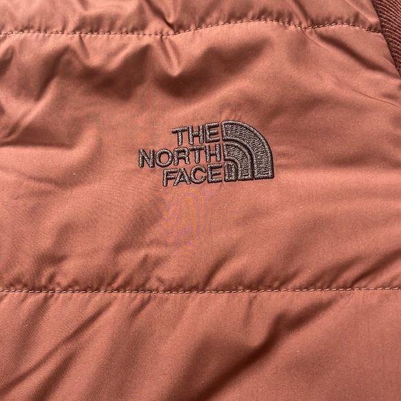 North Face collarless synthetic jacket - Picture 2 of 7